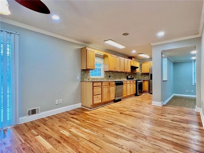 Building Photo - 3064 Hermance Dr NE