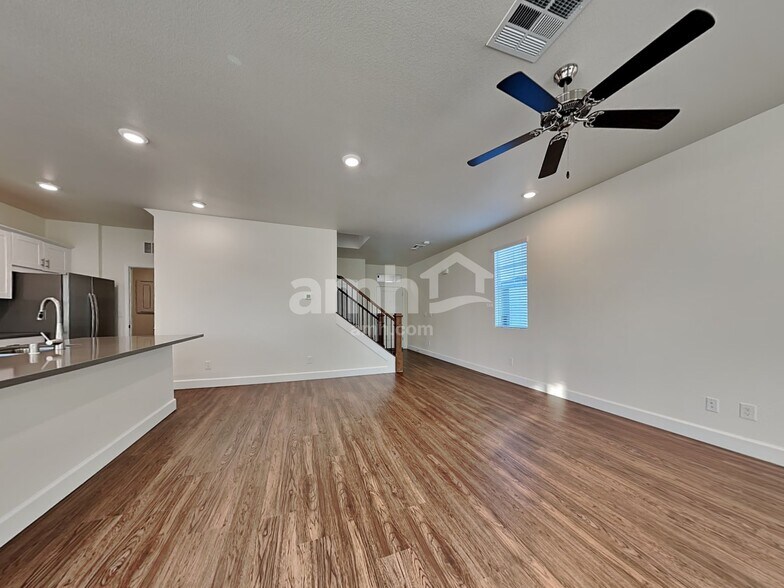 Building Photo - 1810 Macchia Ave