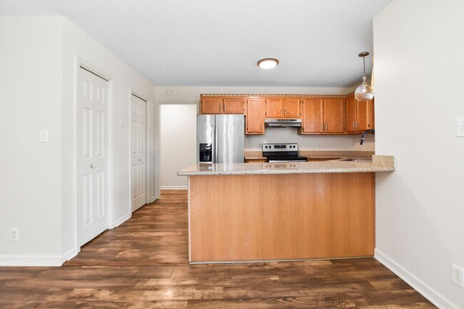 Building Photo - Three Bedroom in Sango!