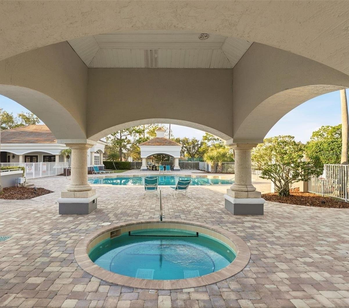 Building Photo - 13803 Fairway Island Dr