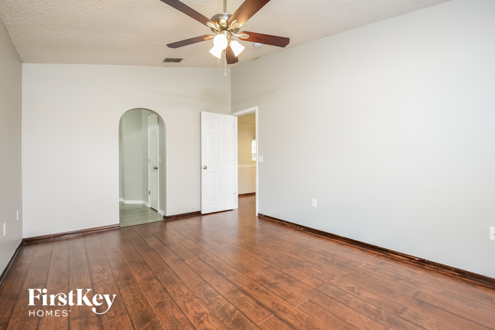 Building Photo - 3613 Stonefield Dr