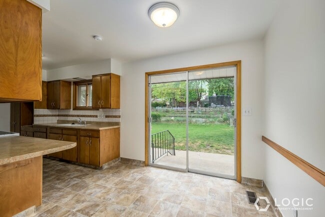 Building Photo - Beautiful Home in South Ogden!