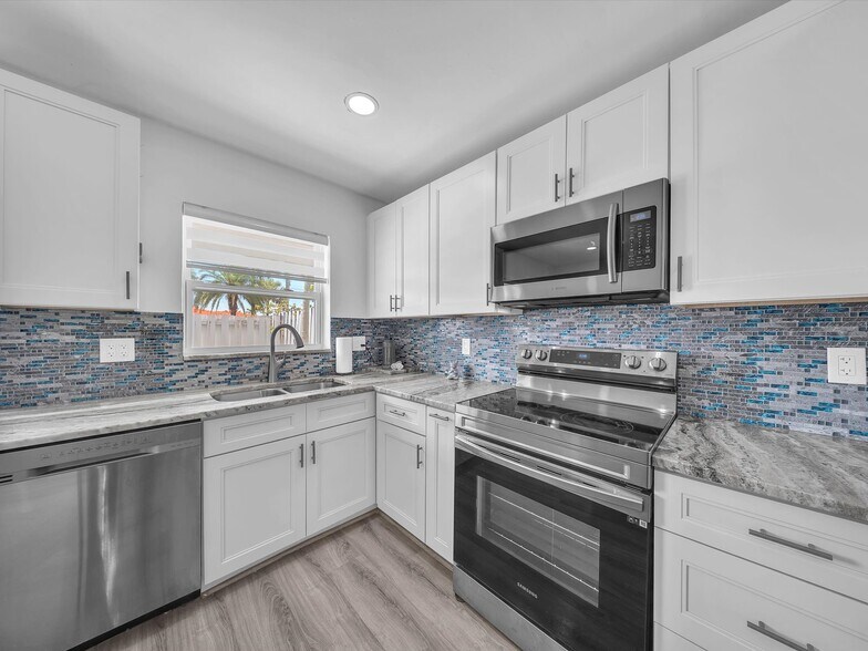 Building Photo - 2019-2023 NE 15th Ave