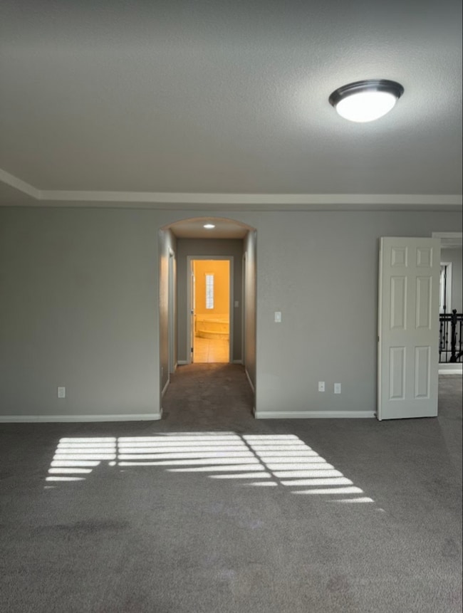 Building Photo - Large Stunning 5 Bedroom Home in the South...