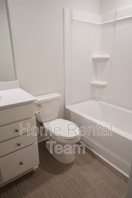 Building Photo - 111 Saltgrass Ln