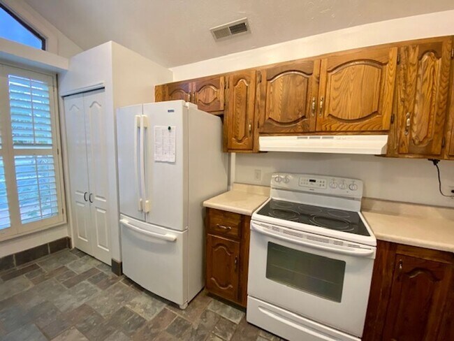 Building Photo - SPACIOUS HOME IN SANTA CLARA COMING SOON!