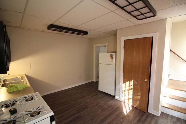 Building Photo - 135/137 E. 4th