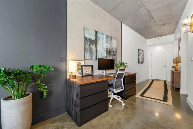 Building Photo - 845 Spring St