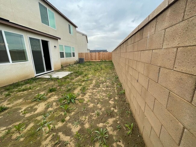 Building Photo - Spacious Modern Family Home in Prime Fresno Location!