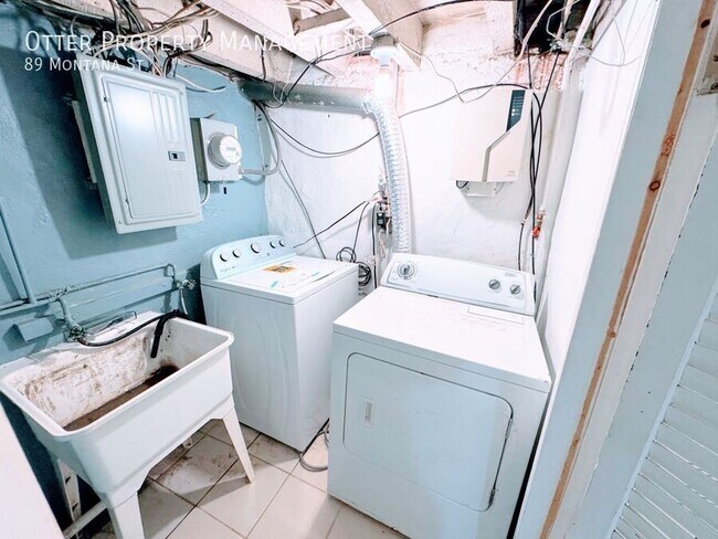 Building Photo - 89 Montana St