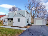 Building Photo - 1816 Kelly Ave