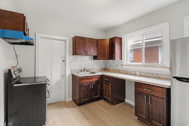 Building Photo - 3027 Tuxedo St