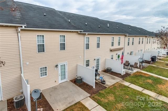 Building Photo - 116 Locomotive Ln