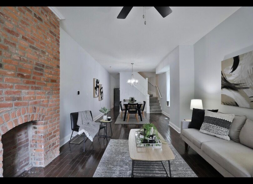 Building Photo - 742 Oakwood Ave