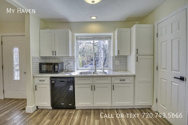 Building Photo - 20978 E Dorado Cir