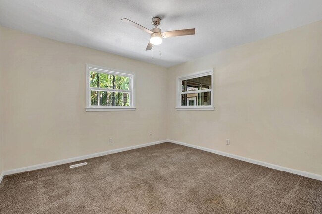 Building Photo - 7916 Skipper Ln