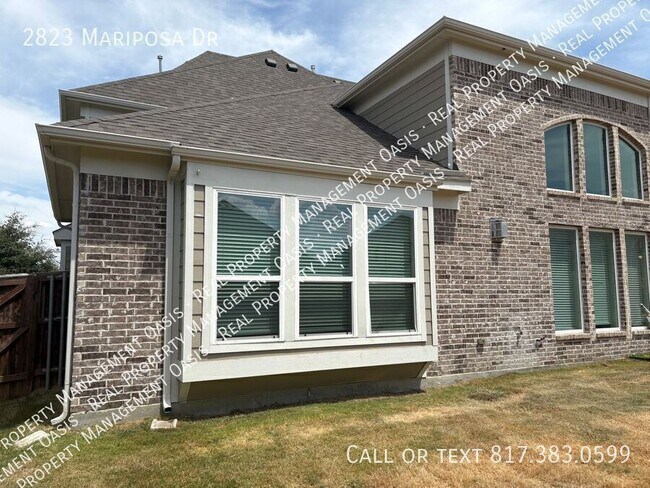Building Photo - 2823 Mariposa Dr