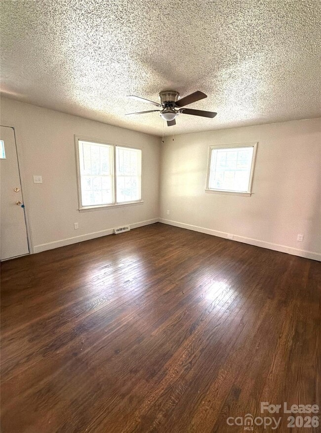 Building Photo - 4410 Brooktree Dr