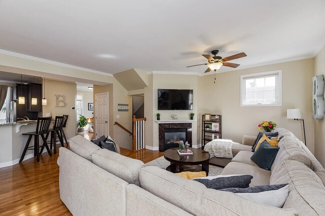 Building Photo - 415 N President St