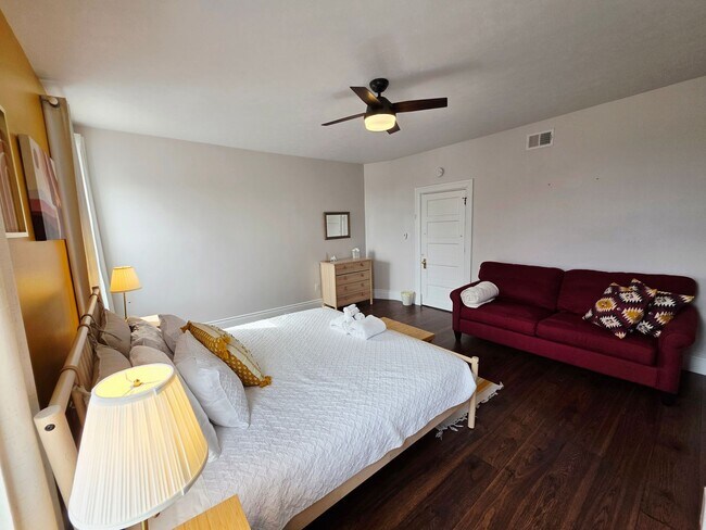 Building Photo - 9 Bailey Ave