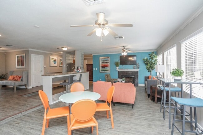 Building Photo - 10250 Lands End Dr