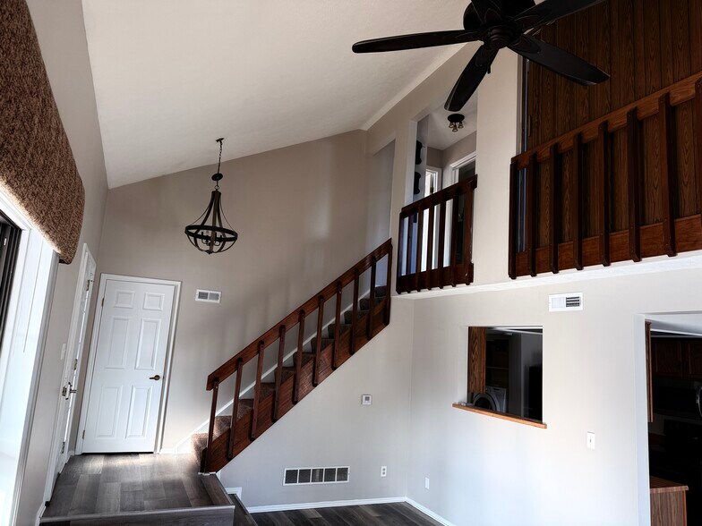 Building Photo - 1492 Sanzon Dr