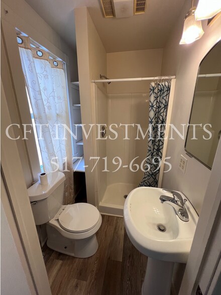 Bathroom - 121 W Seminary St