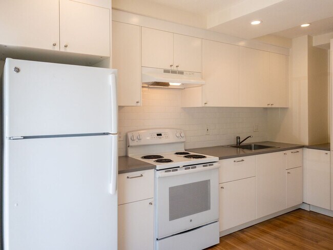 Building Photo - Tranquil 1BR/1BA Updated Unit! Tam Valley!...