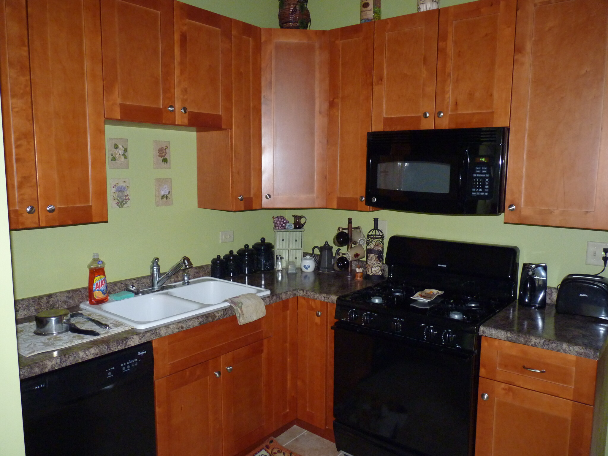 Kitchen - 1236 S Washington St