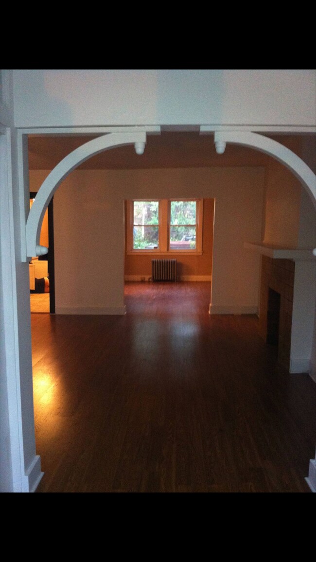 Building Photo - 2328 Murray Ave