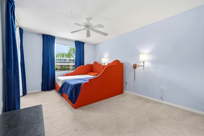 Building Photo - 5155 Europa Dr