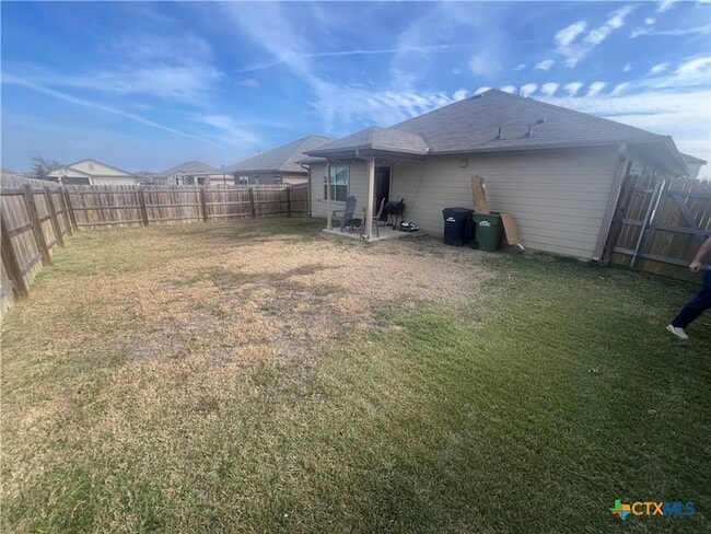 Building Photo - 104 Green Jay Dr