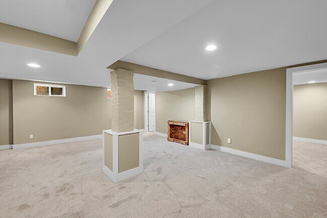 Building Photo - $3,500.00- Charming and Updated 4 bed, 3 bath Home in West Highland Denver!