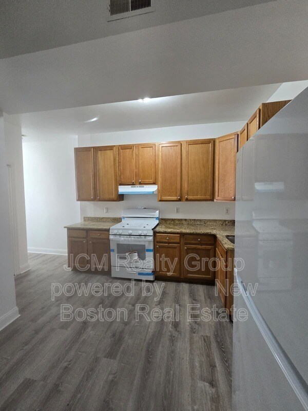 Building Photo - 138 Chestnut St