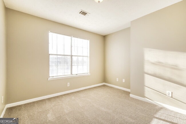 Building Photo - 2090 Pintail Cove