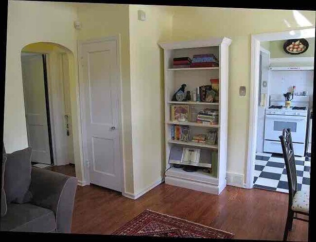 Building Photo - 1395 S Milwaukee St