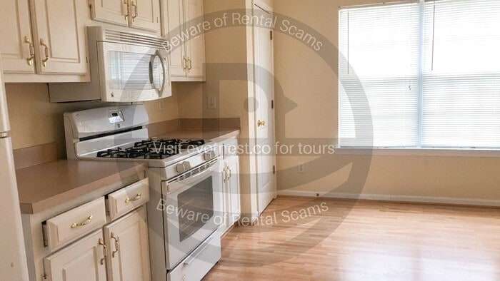 Building Photo - 10718 Barberry Dr