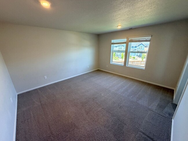 Building Photo - Four Bedroom Home in Newer Community at East Park Village