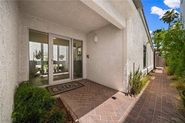 Building Photo - 3027 Bel Air Dr