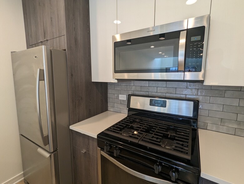 Building Photo - 1014 W Grace St