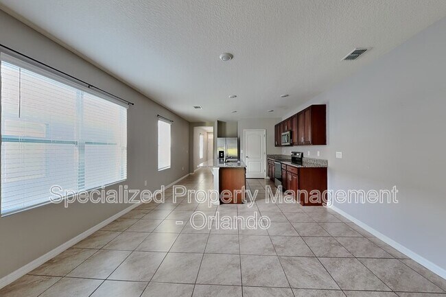 Building Photo - 227 Duke Dr