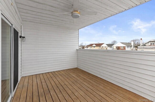 Building Photo - 616 E Broadway