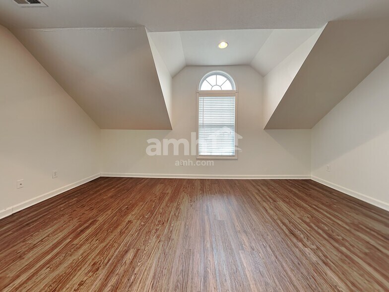 Building Photo - 3127 Champions Trail Ln