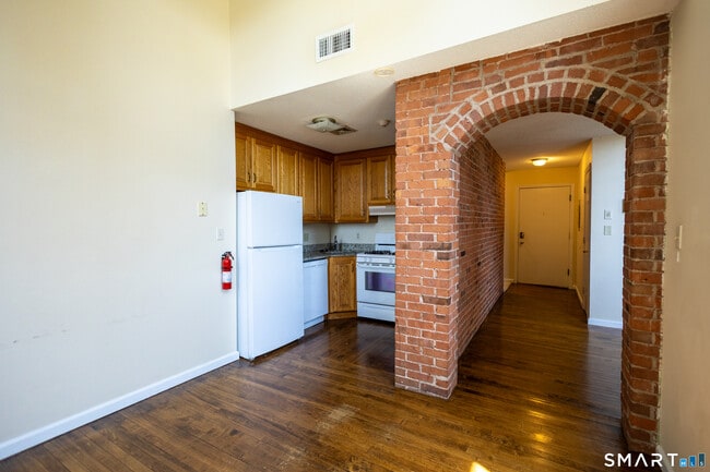 Building Photo - 58 Woodley Ct