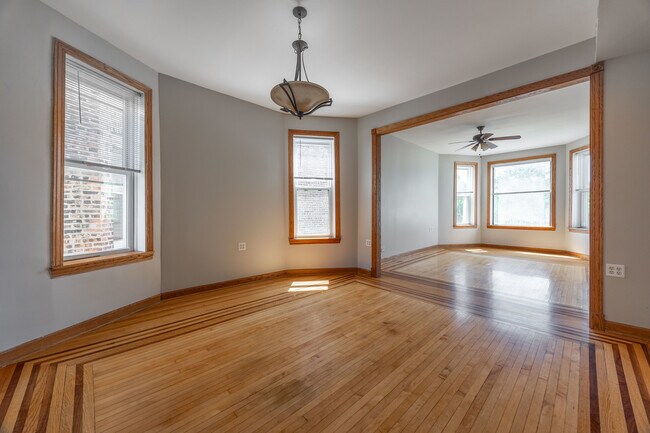 Building Photo - 3110 W Fullerton Ave