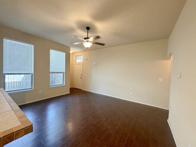Building Photo - Move-In Special! Get $200 off your first f...