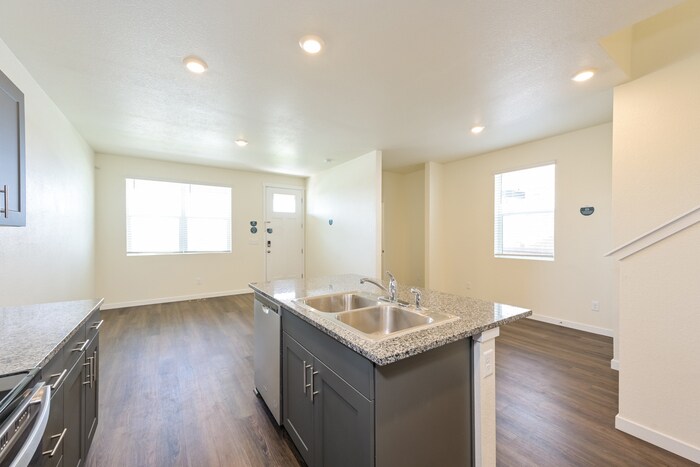 Building Photo - 13455 Oneida Ln