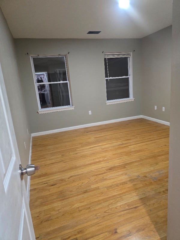 Building Photo - 529 Linden Ave