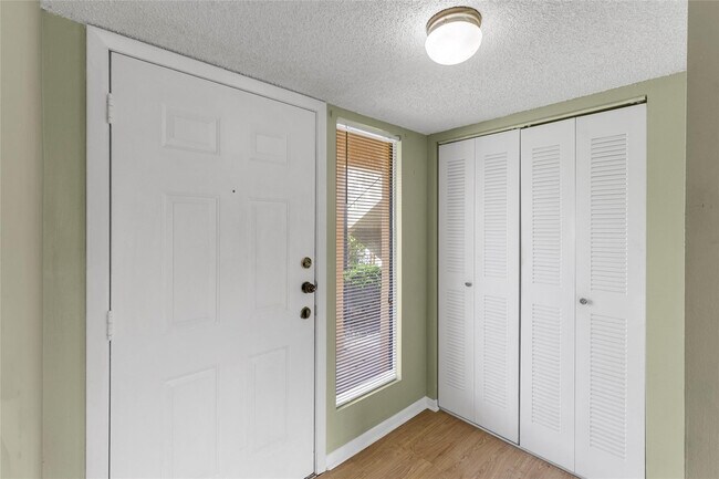 Building Photo - 5200 NW 31st Ave