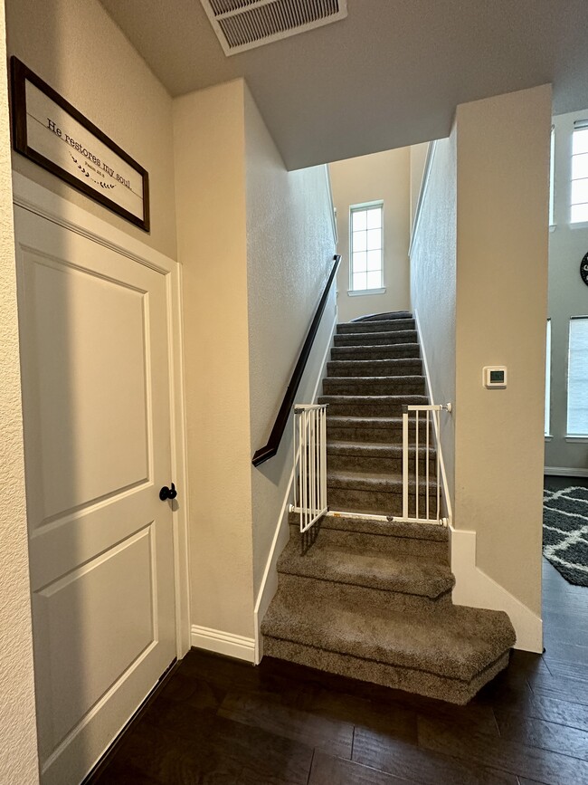 Building Photo - 1700 Green Jasper Pl